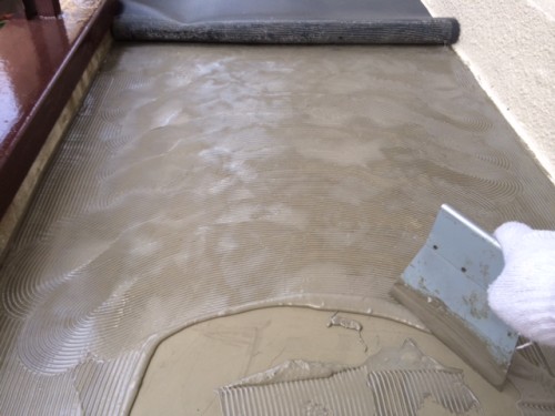 廊下　タキストロン　ボンド塗布